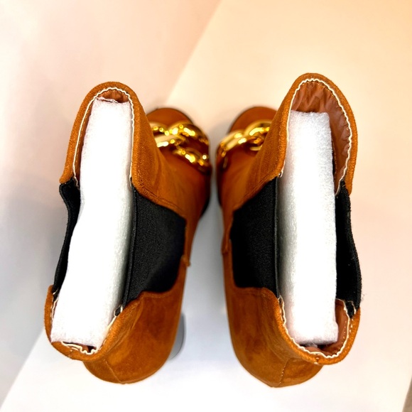 NWT Lux Chelsea Combat Ankle Boots - Chestnut Tan Brown w/Gold Chain Detail - Picture 8 of 12